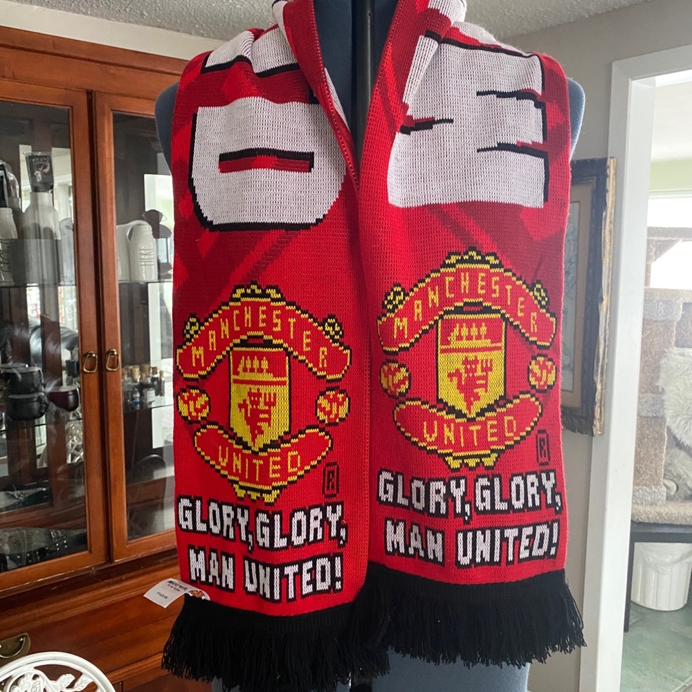 Manchester United scarf